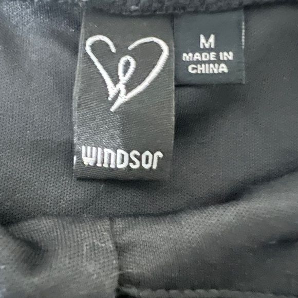 WinDSOr Sweet And Flirty Sequin
Lace Skater Dress - Picture 5 of 9